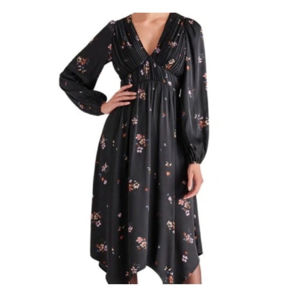 STEVE MADDEN Jamie Floral Long Sleeve Handkerchief Hem Silky Dress Large